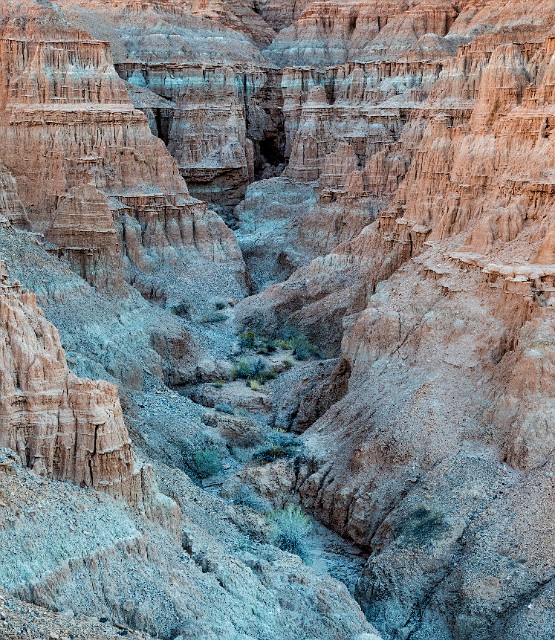 Cathedral Gorge St Park 17-3216a.jpg